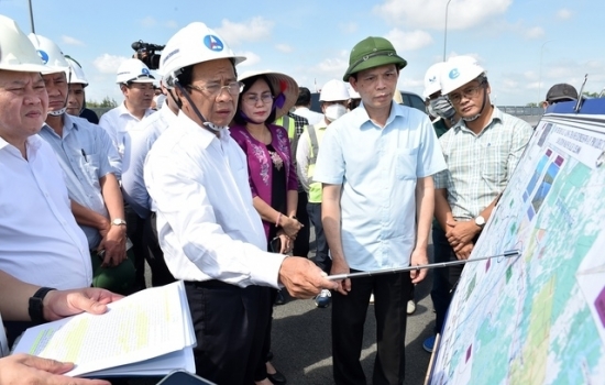 Phó Thủ tướng đốc thúc tiến độ các dự án cao tốc phía nam
