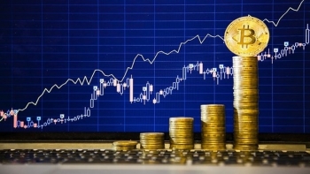 Giá bitcoin hôm nay 4/7: Áp sát mốc 12.000 USD