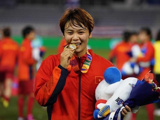 Tin nóng bóng đá ngày 4/9: SAO tuyển nữ Việt Nam sang châu Âu thi đấu