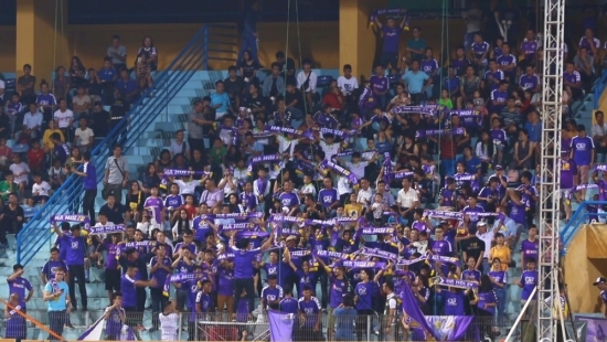 Tin nóng bóng đá tối 16/9: Hà Nội FC cho khán giả vào sân trận Bán kết Cúp Quốc gia