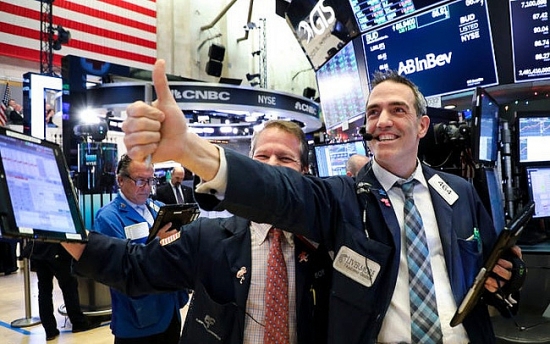 Chứng khoán Mỹ tăng phiên thứ ba liên tiếp, S&P 500 lập đỉnh mới