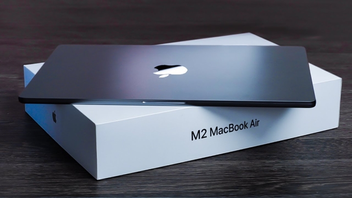 Đập hộp MacBook Air M2: "Chặn cửa" Macbook Pro