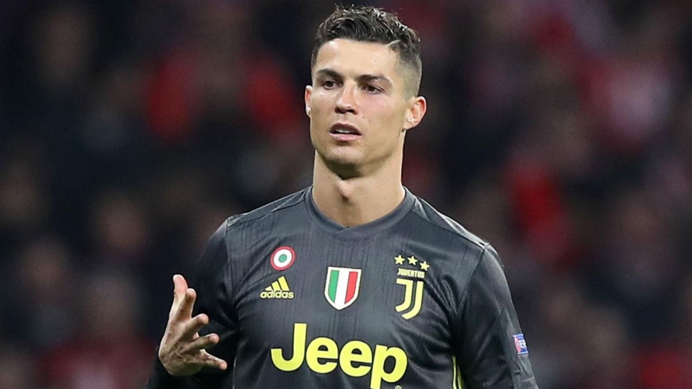 Tin nóng bóng đá sáng 11/6: CR7 đàm phán chia tay Juventus?